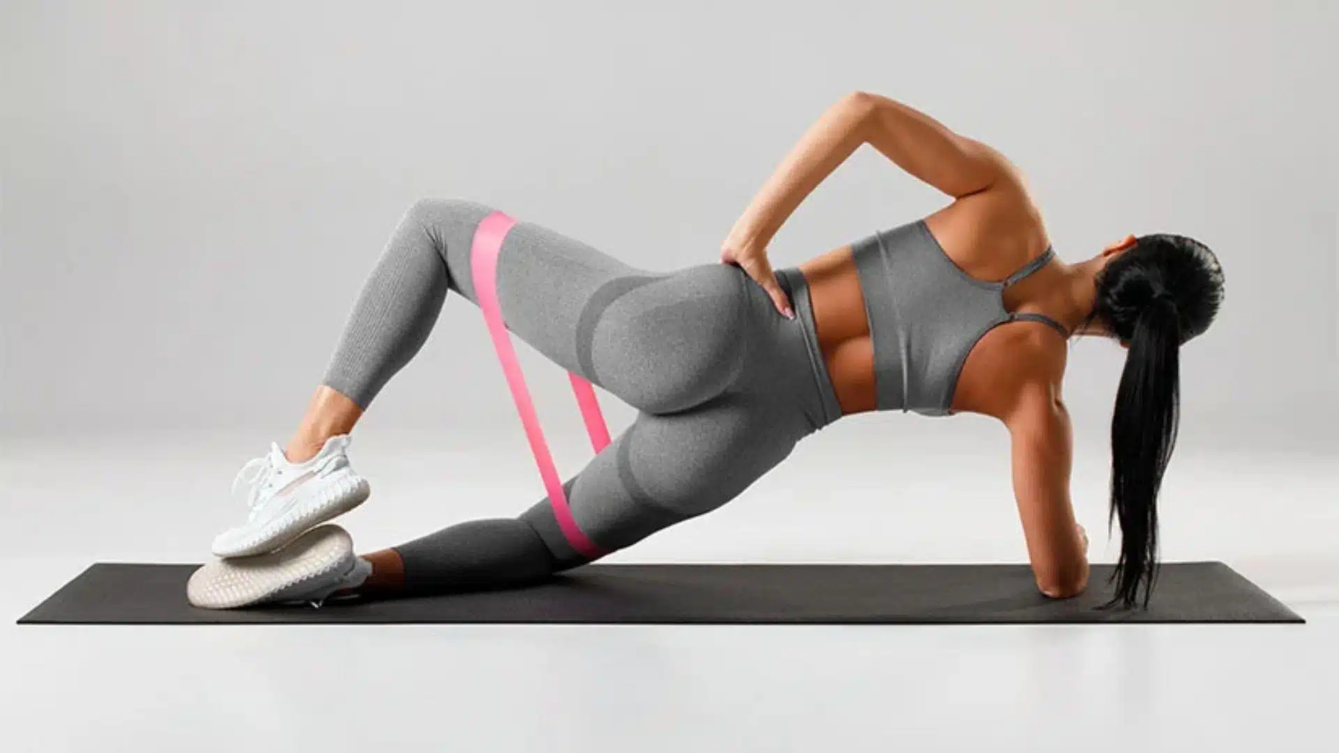 Clamshells with Resistance Band