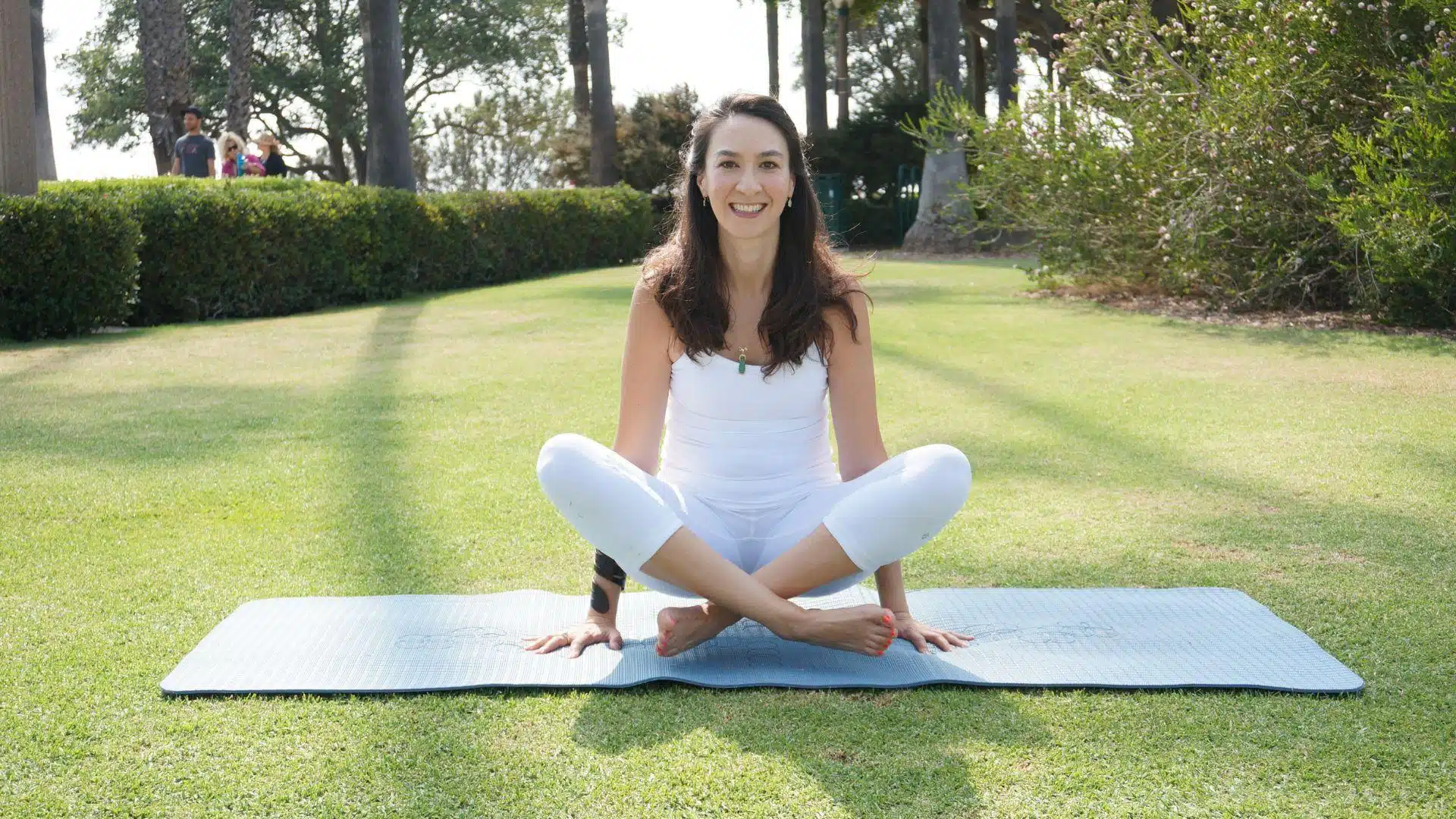 Lifted Lotus Pose (Utpluthih)