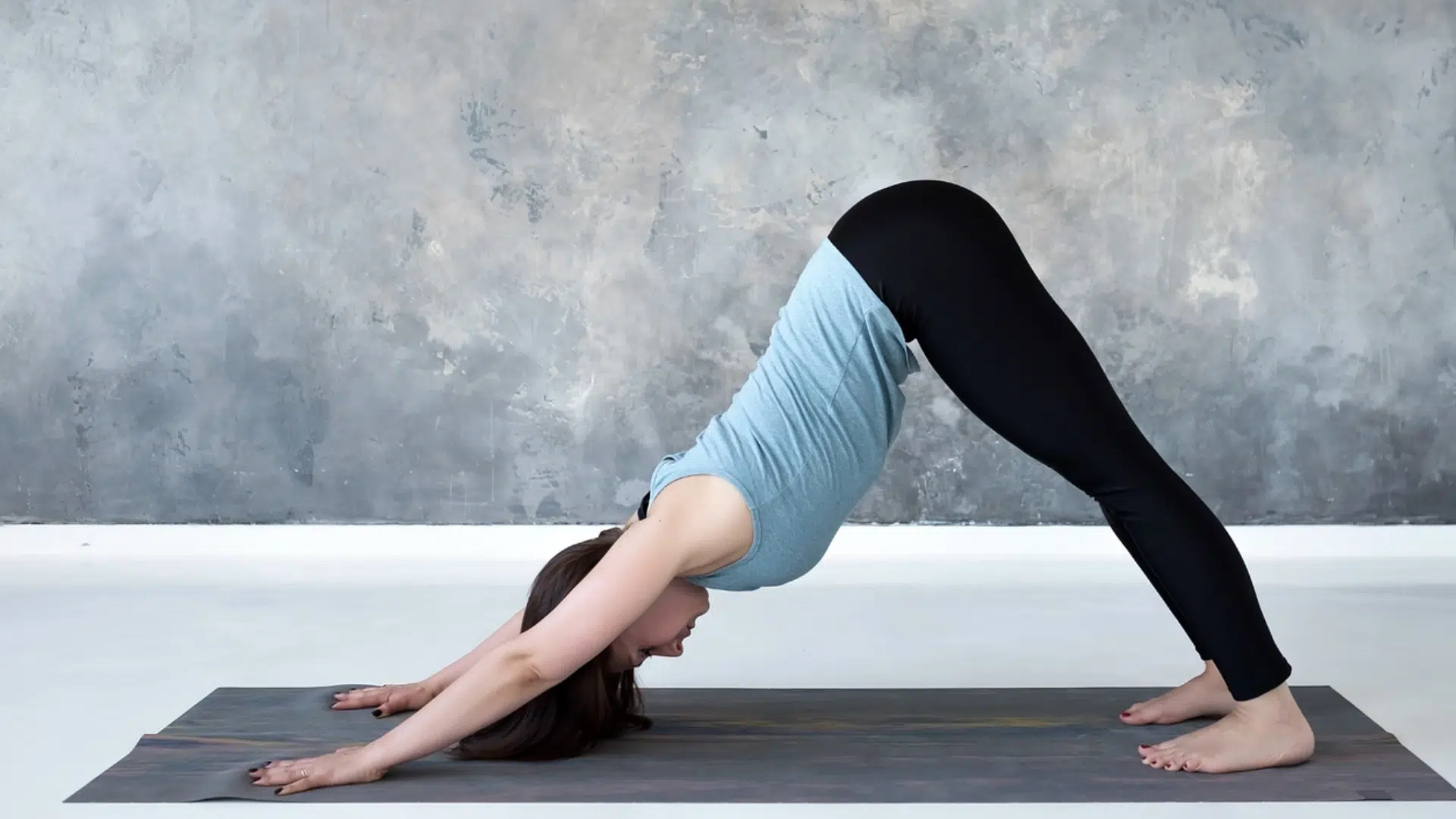 adho-mukha-svanasana
