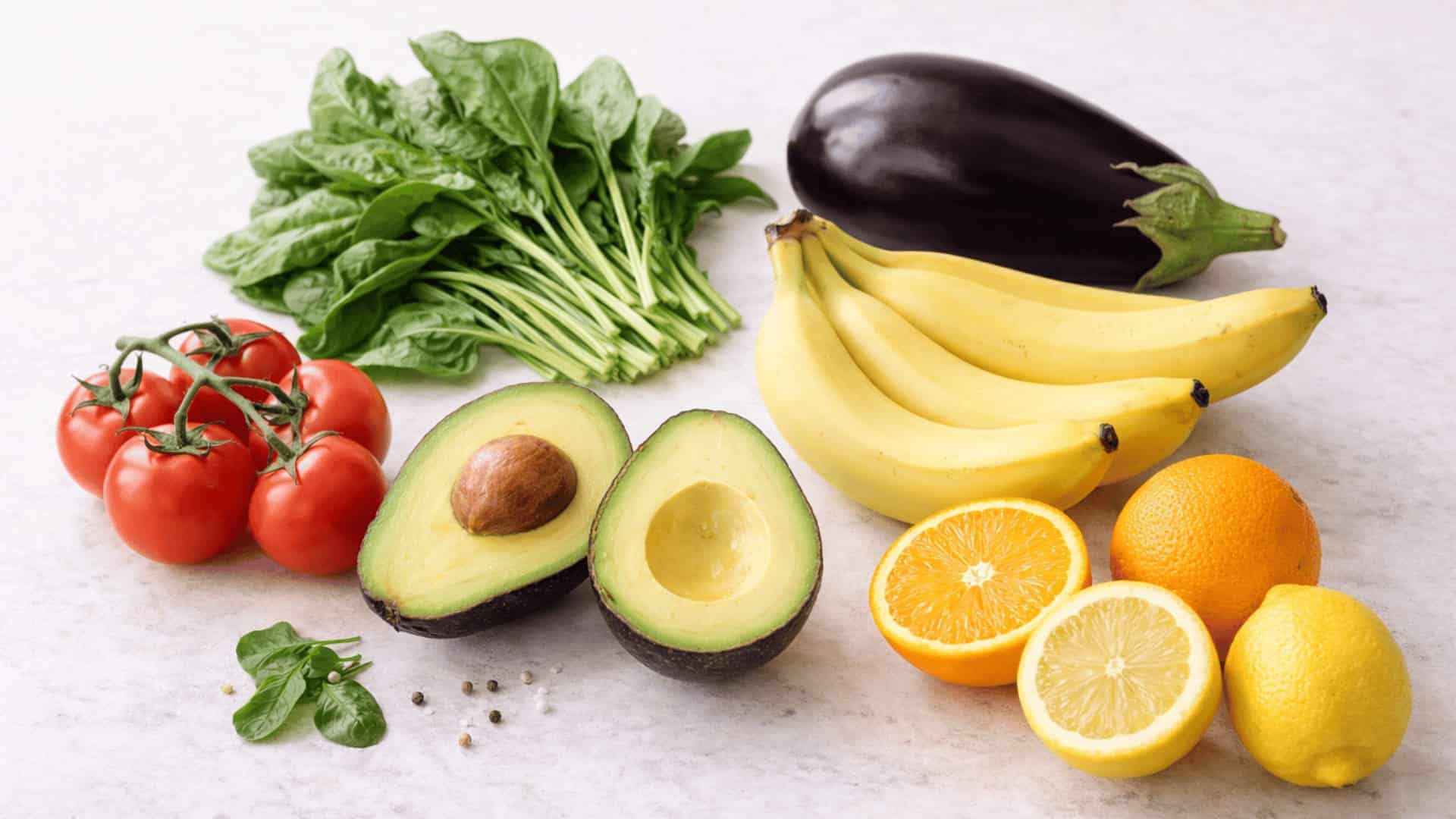 tomatoes, spinach, avocados, eggplant, bananas, and citrus fruits as high histamine produce to avoid