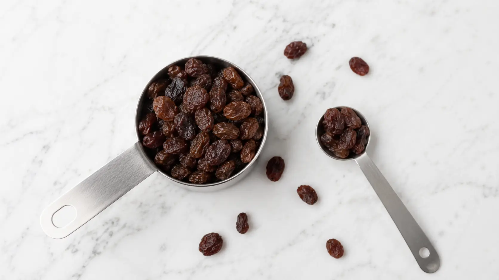 measured serving of raisins for nutrition facts and daily intake
