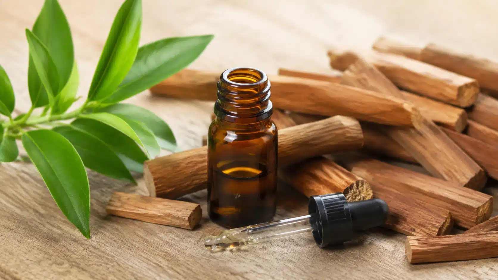 benefits-of-sandalwood-oil-for-skin-uses-routine